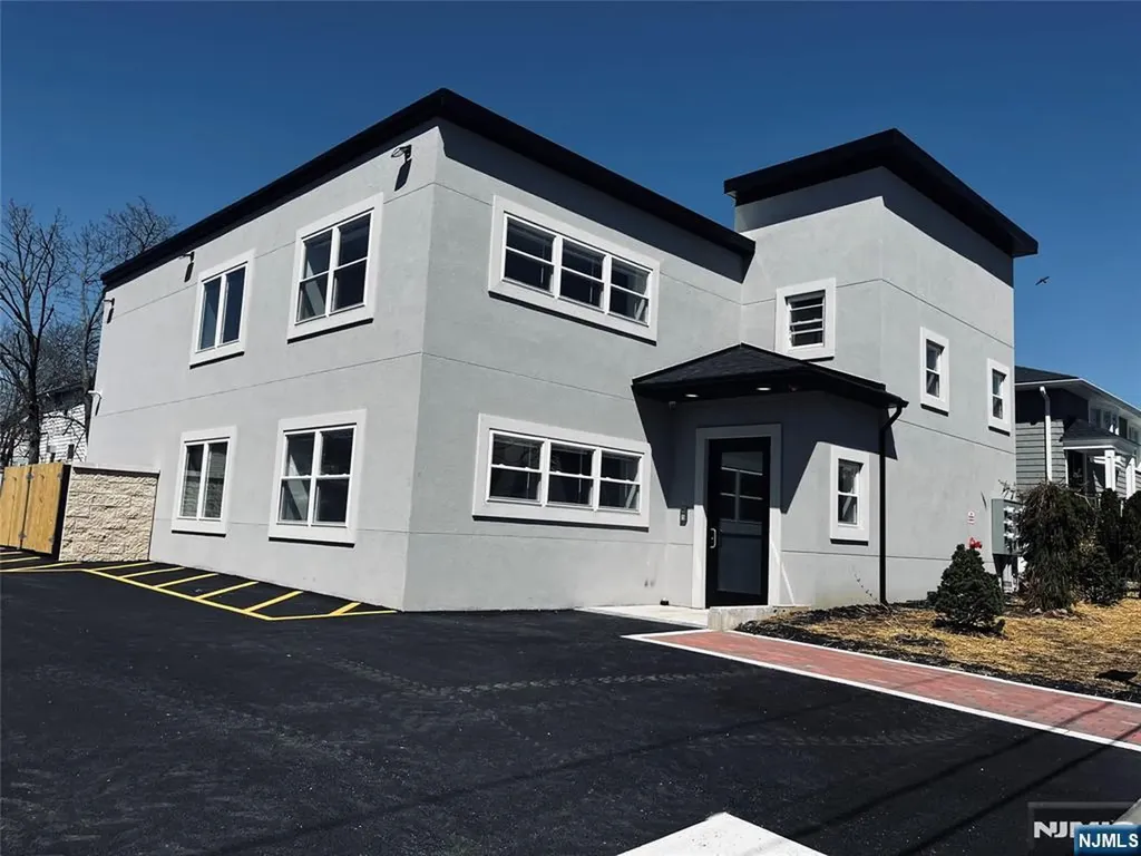 316 Monroe Street Carlstadt NJ 07072