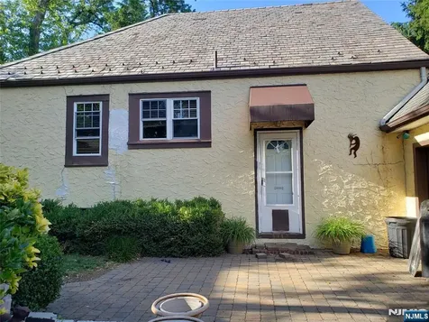216 N Ross Place Ho-ho-kus NJ 07423