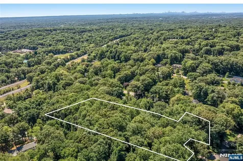 10 Deerfield Drive Woodcliff Lake NJ 07677
