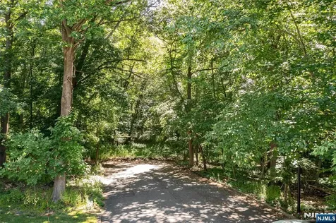 10 Deerfield Drive Woodcliff Lake NJ 07677