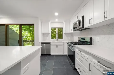 408 Dogwood Court Norwood NJ 07648
