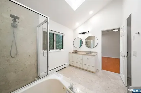 408 Dogwood Court Norwood NJ 07648
