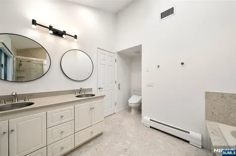 408 Dogwood Court Norwood NJ 07648