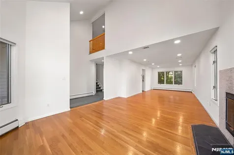 408 Dogwood Court Norwood NJ 07648