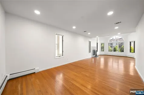 408 Dogwood Court Norwood NJ 07648
