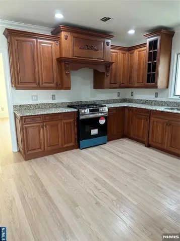 550 3rd Street Palisades Park NJ 07650