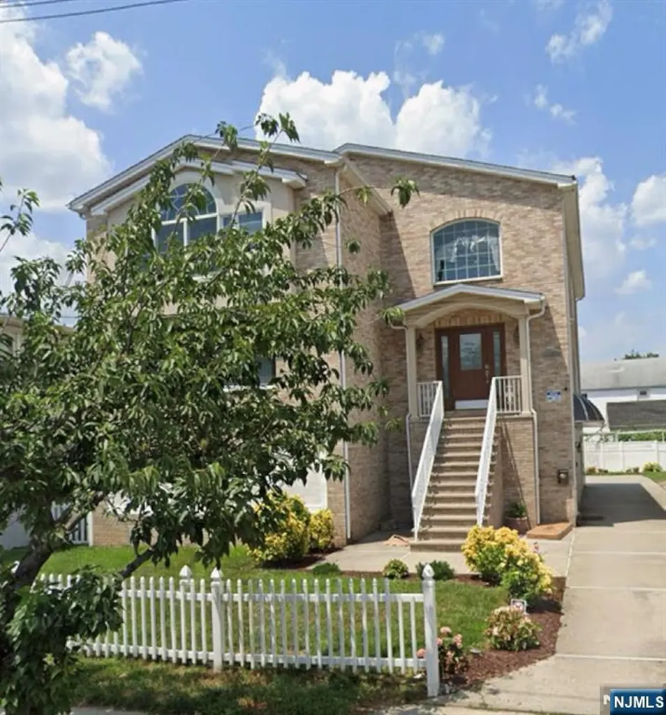 23 Main Avenue Wallington NJ 07057