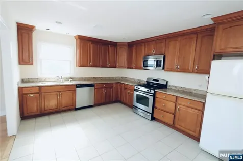 23 Main Avenue Wallington NJ 07057