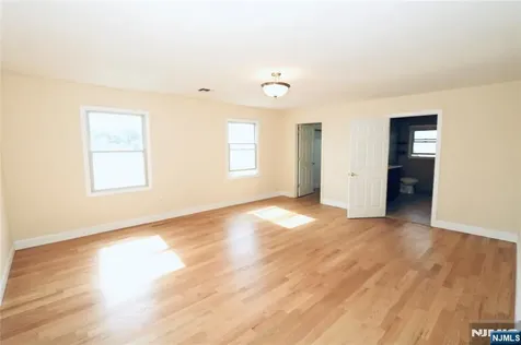 23 Main Avenue Wallington NJ 07057