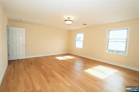 23 Main Avenue Wallington NJ 07057