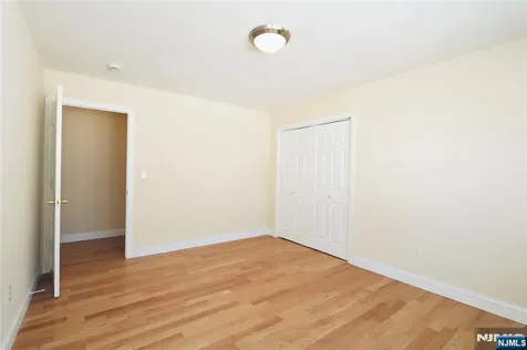 23 Main Avenue Wallington NJ 07057