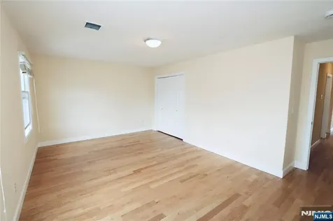 23 Main Avenue Wallington NJ 07057