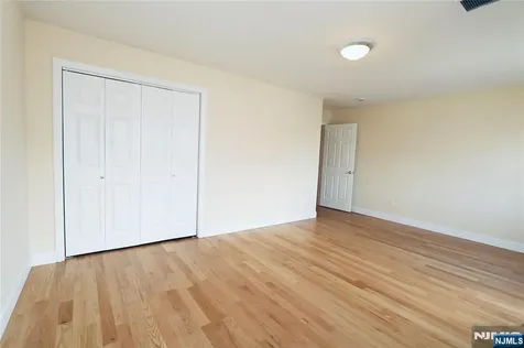 23 Main Avenue Wallington NJ 07057
