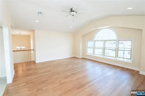 23 Main Avenue Wallington NJ 07057