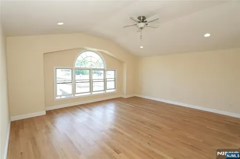 23 Main Avenue Wallington NJ 07057