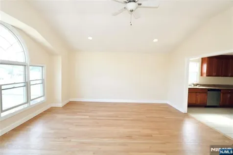 23 Main Avenue Wallington NJ 07057