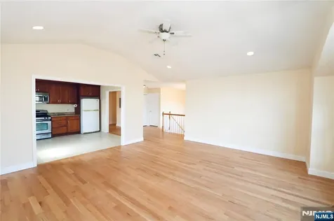 23 Main Avenue Wallington NJ 07057
