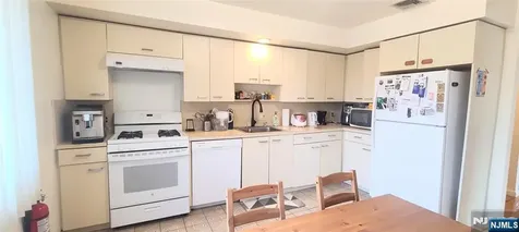 261 Highland Avenue Palisades Park NJ 07650