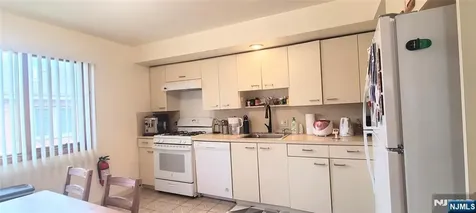261 Highland Avenue Palisades Park NJ 07650
