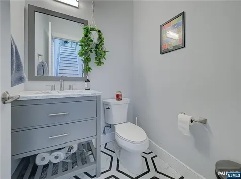 403 Northwood Way Palisades Park NJ 07650