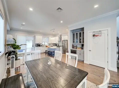 403 Northwood Way Palisades Park NJ 07650