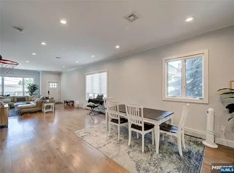403 Northwood Way Palisades Park NJ 07650