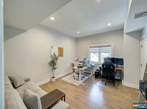 403 Northwood Way Palisades Park NJ 07650