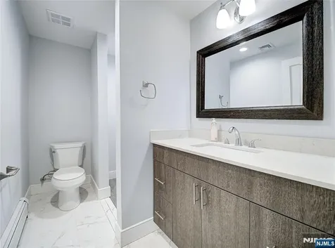 403 Northwood Way Palisades Park NJ 07650