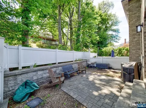 403 Northwood Way Palisades Park NJ 07650