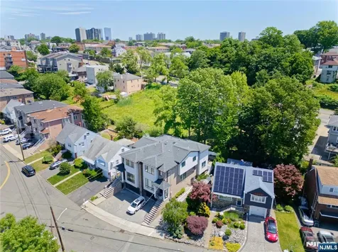 403 Northwood Way Palisades Park NJ 07650