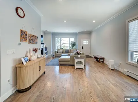 403 Northwood Way Palisades Park NJ 07650