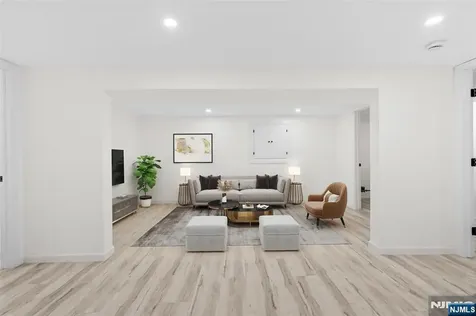 137 Myrtle Avenue Allendale NJ 07401