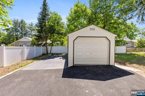 137 Myrtle Avenue Allendale NJ 07401