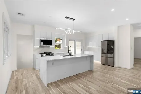 137 Myrtle Avenue Allendale NJ 07401