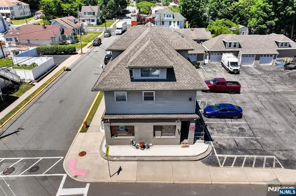 152 Hamburg Turnpike Bloomingdale NJ 07403
