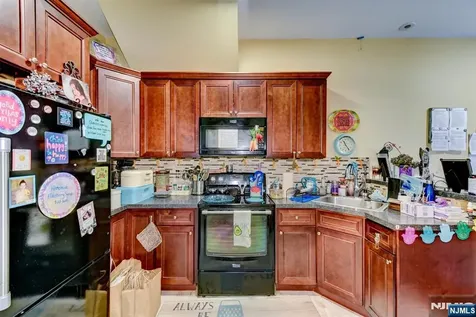 152 Hamburg Turnpike Bloomingdale NJ 07403