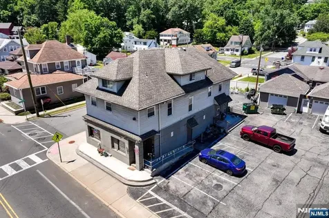 152 Hamburg Turnpike Bloomingdale NJ 07403