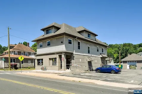 152 Hamburg Turnpike Bloomingdale NJ 07403