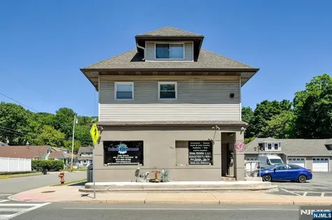 152 Hamburg Turnpike Bloomingdale NJ 07403
