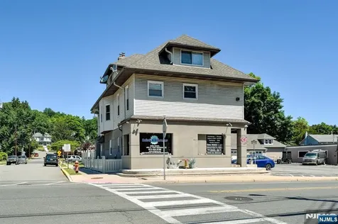 152 Hamburg Turnpike Bloomingdale NJ 07403