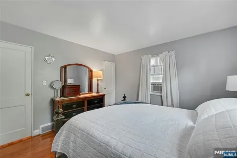 85 Edison Street Clifton NJ 07013