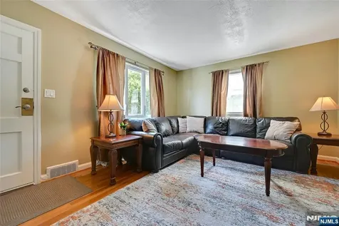 85 Edison Street Clifton NJ 07013