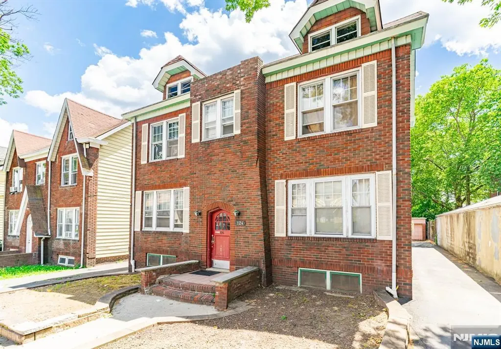 126 Scofield Street Newark NJ 07106
