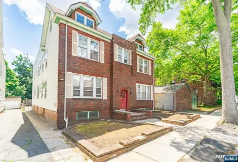 126 Scofield Street Newark NJ 07106