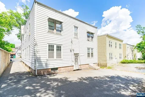 126 Scofield Street Newark NJ 07106