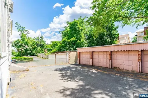 126 Scofield Street Newark NJ 07106