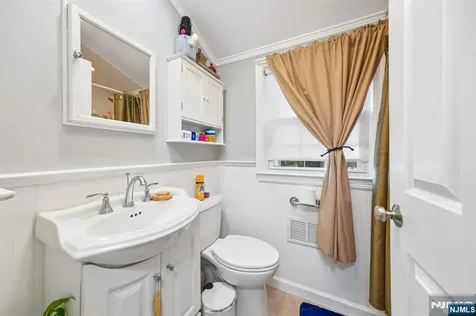36 Woodside Avenue Hawthorne NJ 07506