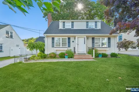 36 Woodside Avenue Hawthorne NJ 07506