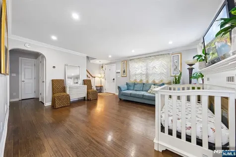 36 Woodside Avenue Hawthorne NJ 07506