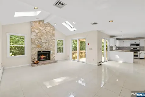 401 11th Street Cresskill NJ 07626